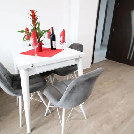 Daire Modern 1br Center Parking Filibe