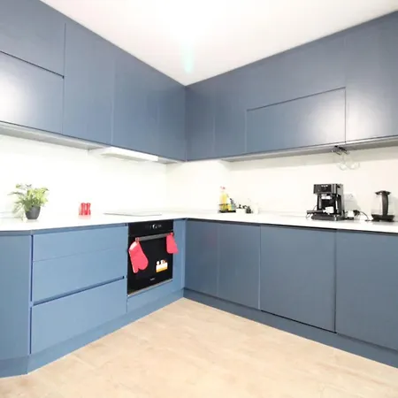 Lägenhet Spacious And Modern 1br Center *