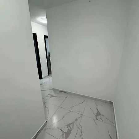 Апартамент Modern 1br Center Parking *