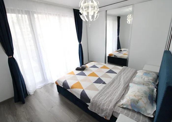 Modern 1br Center Parking Apartment